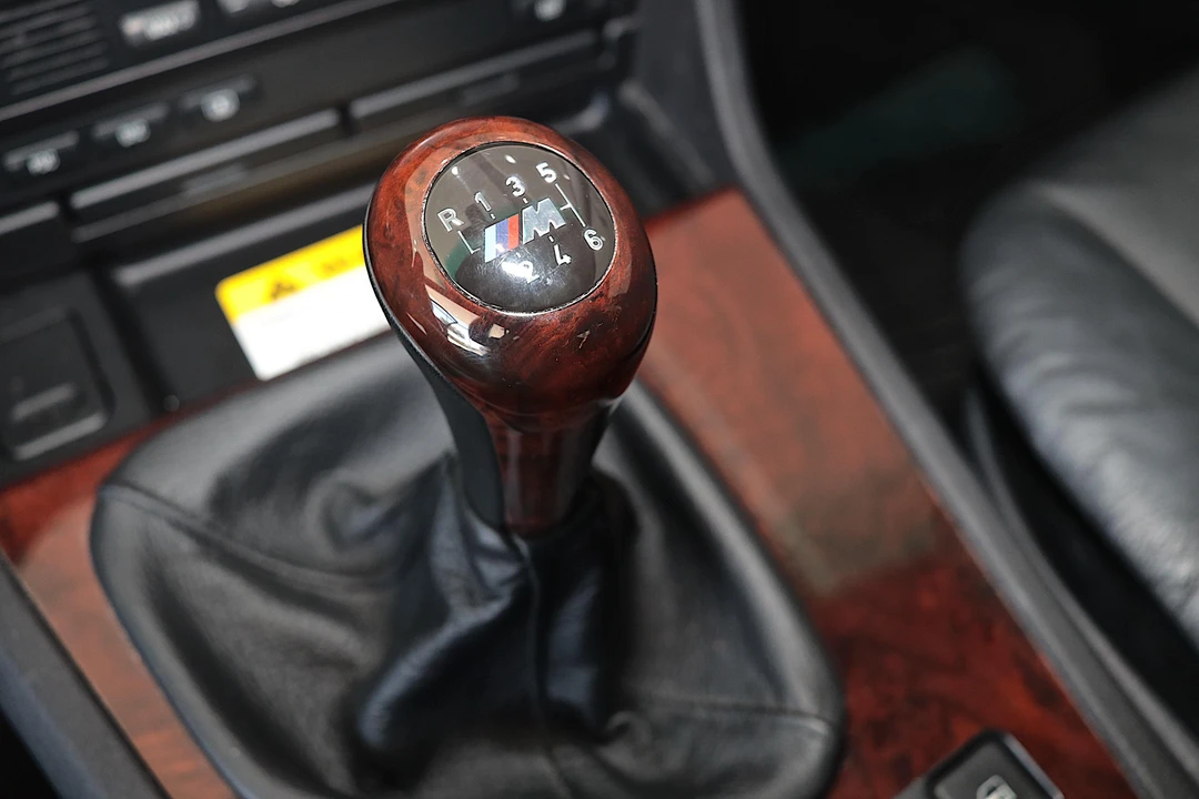 2002 BMW E39 540i - Image 23 of 31