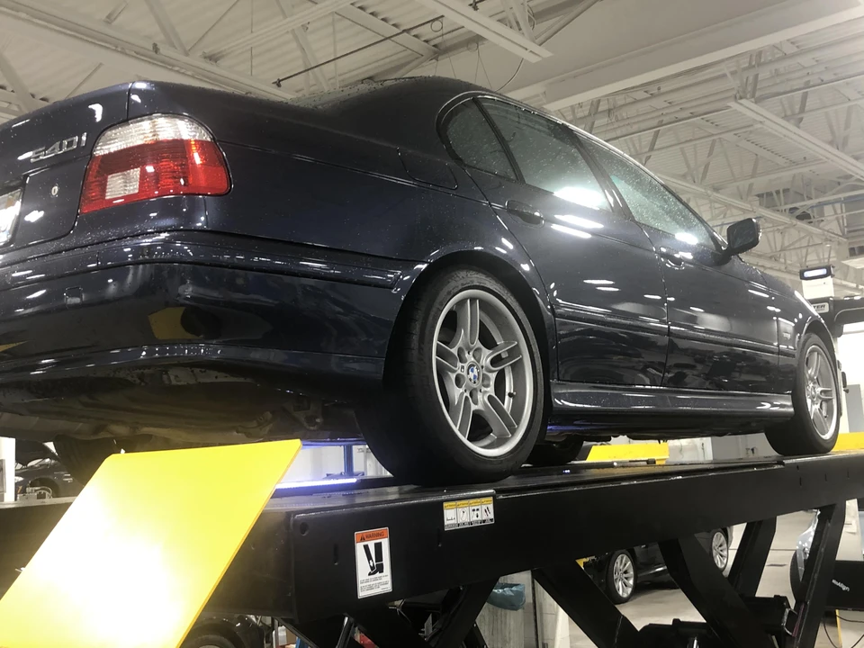 2002 BMW E39 540i - Image 12 of 31