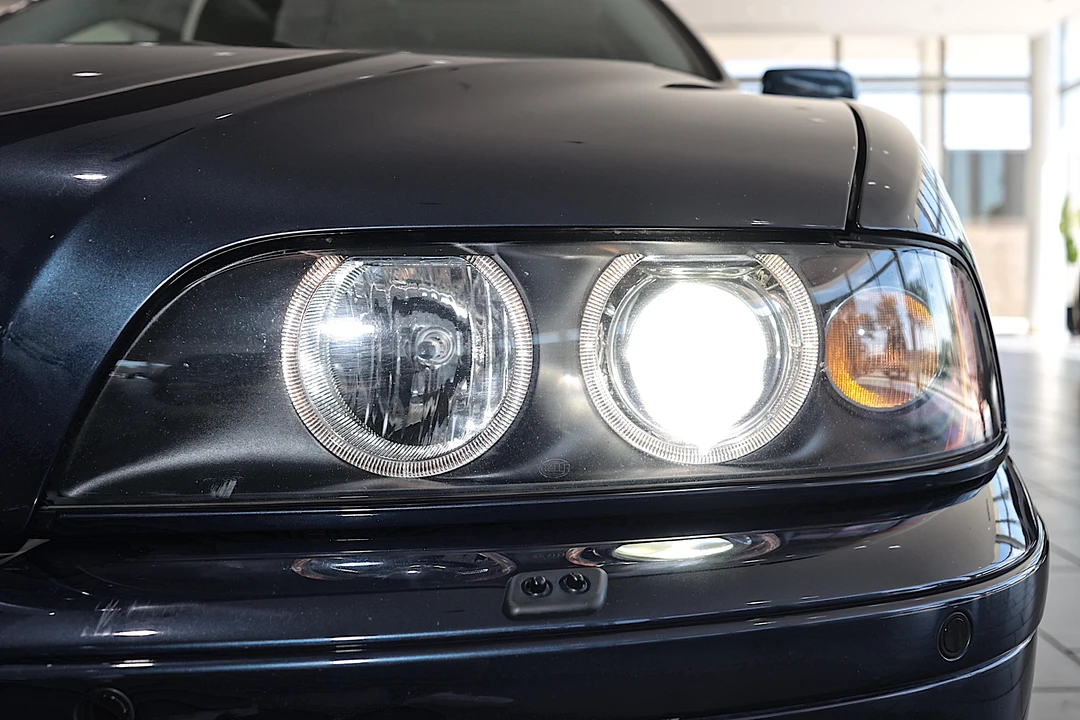 2002 BMW E39 540i - Image 16 of 31
