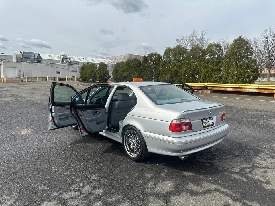 2002 BMW E39 540i - Image 16 of 31
