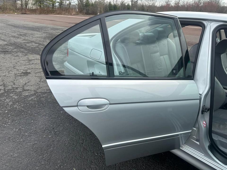 2002 BMW E39 540i - Image 21 of 31