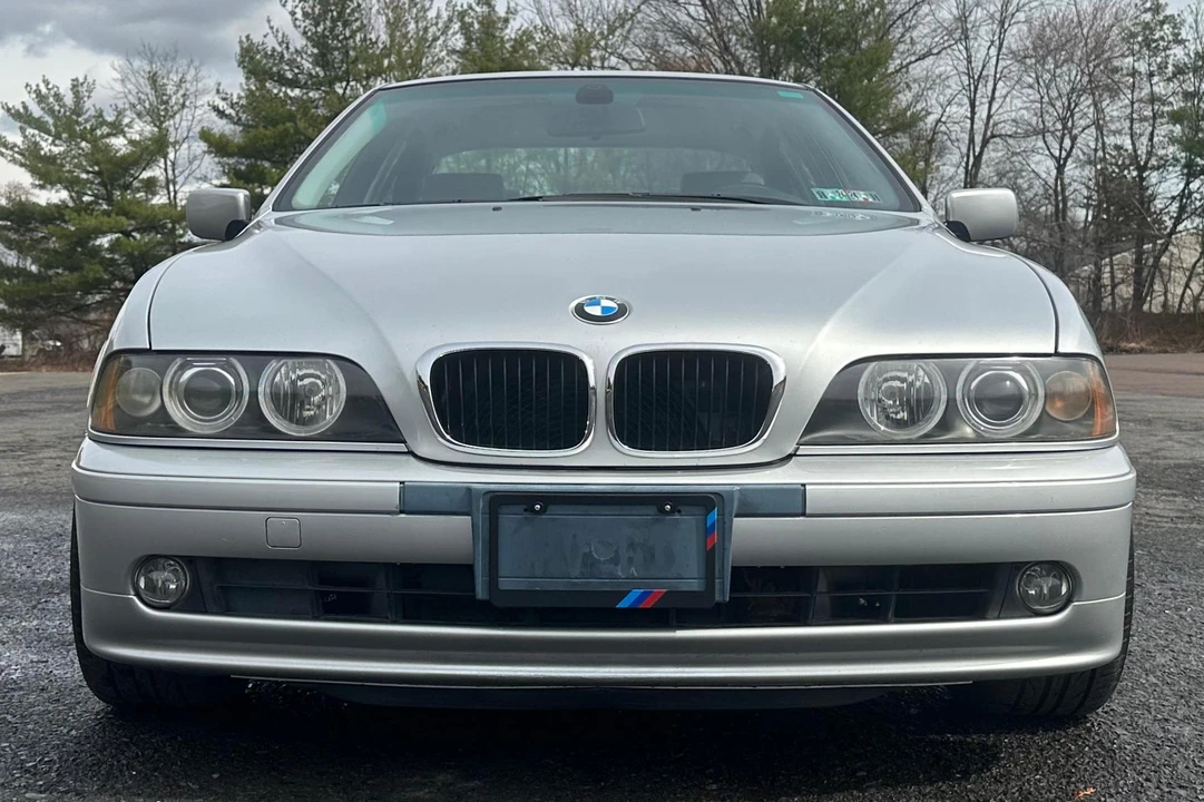 2002 BMW E39 540i - Image 2 of 31