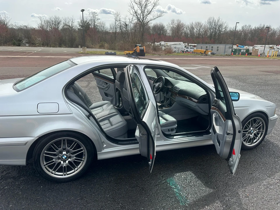 2002 BMW E39 540i - Image 20 of 31