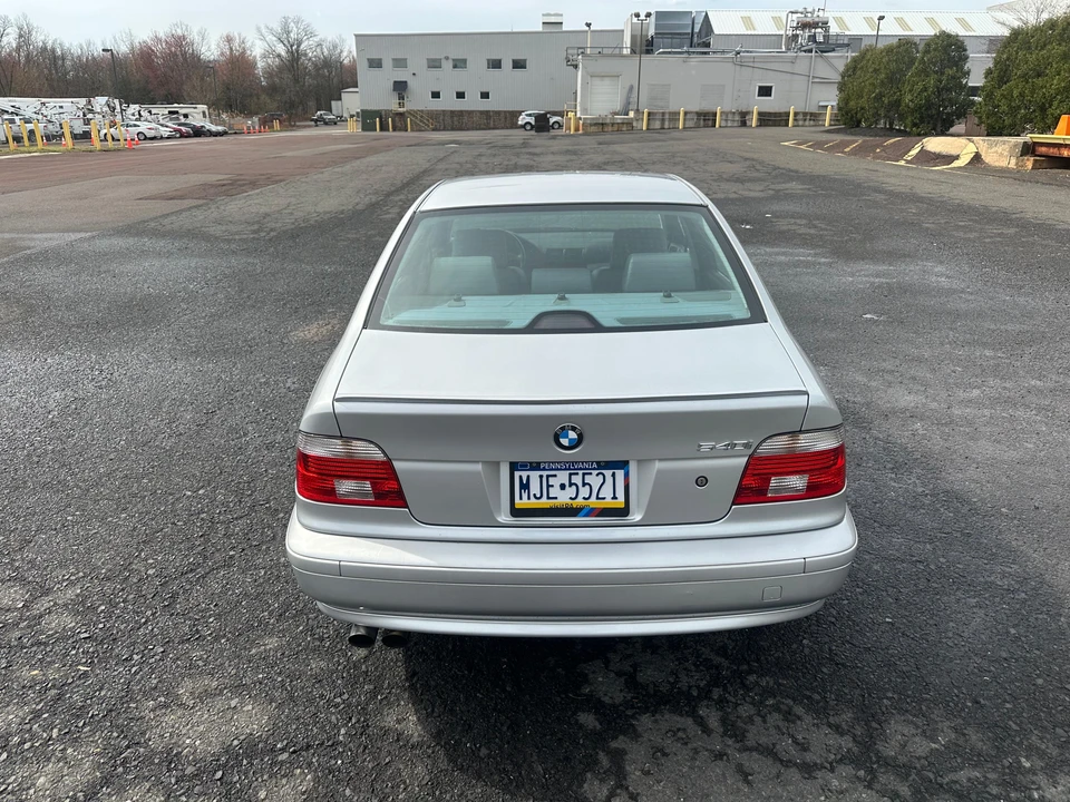 2002 BMW E39 540i - Image 10 of 31