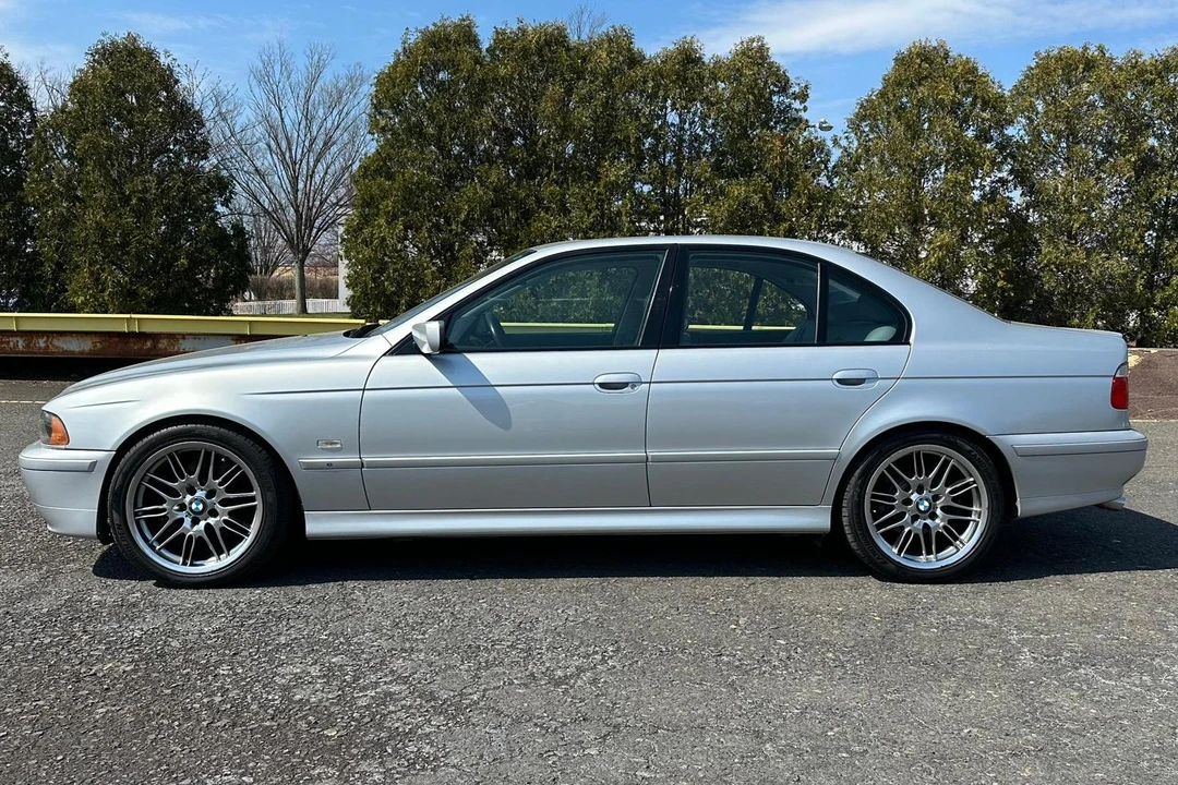 2002 BMW E39 540i - Image 3 of 31