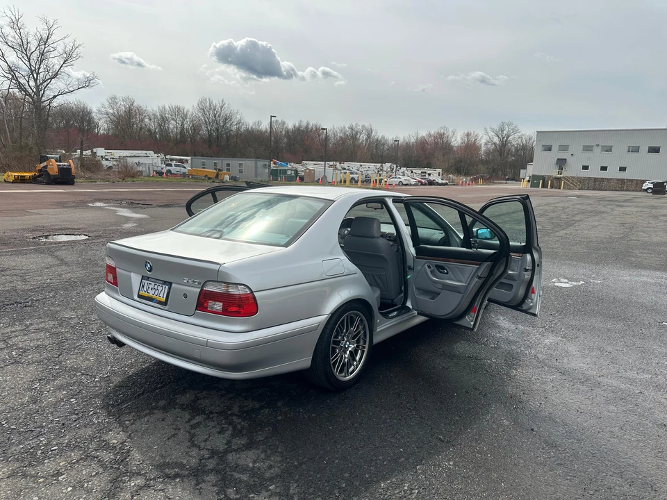 2002 BMW E39 540i - Image 18 of 31