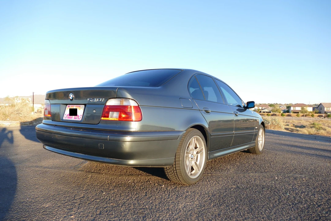 2002 BMW E39 540i - Image 10 of 11