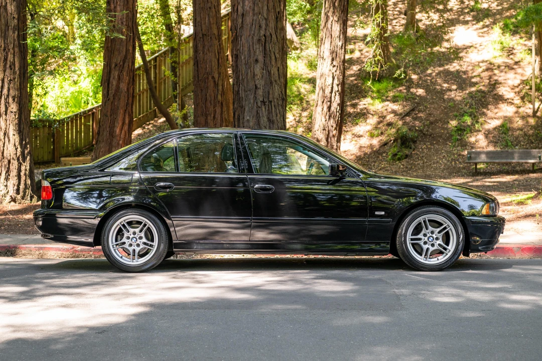 2002 BMW E39 540i - Image 14 of 31