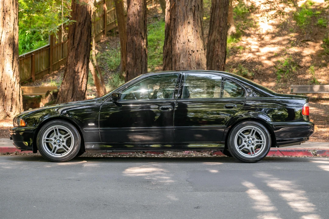 2002 BMW E39 540i - Image 3 of 31