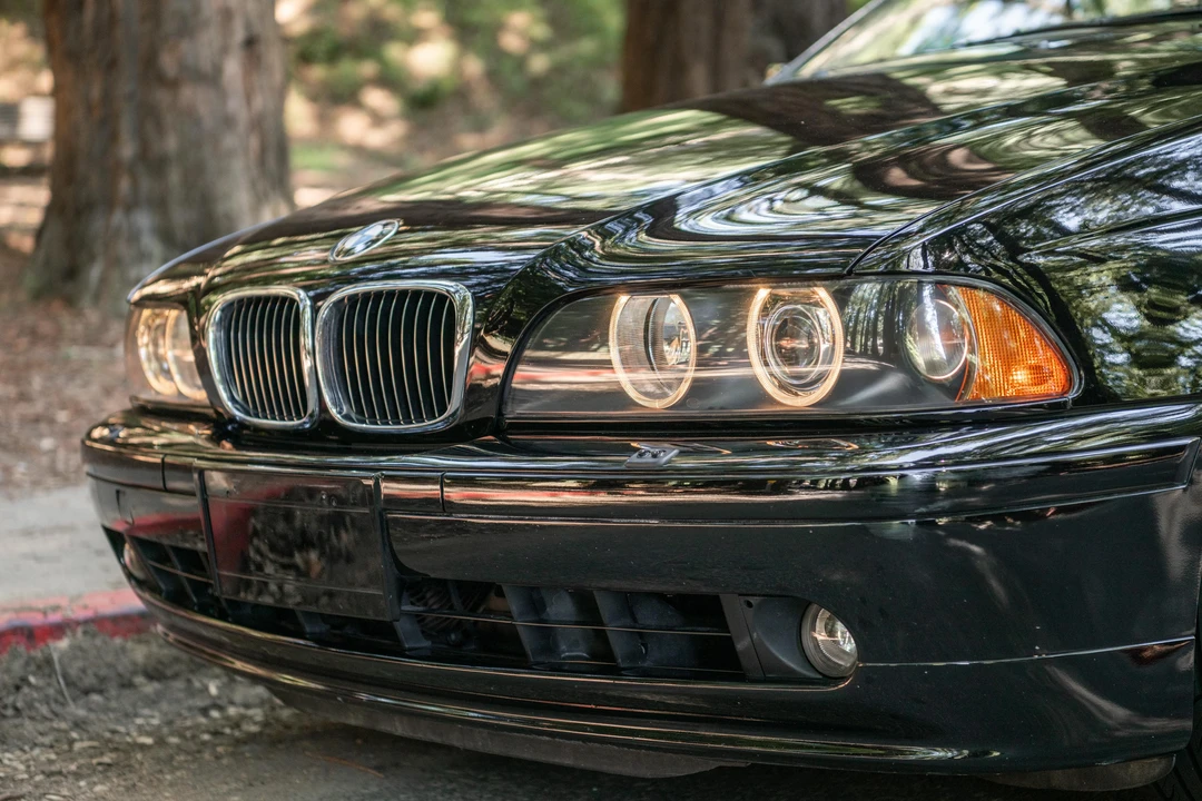 2002 BMW E39 540i - Image 24 of 31