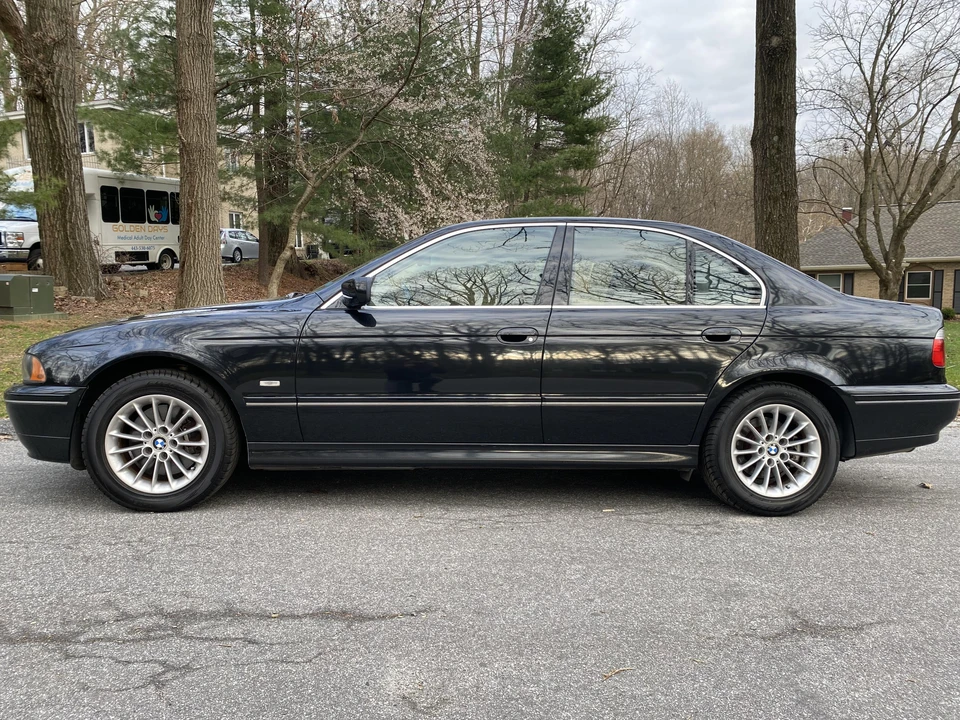 2002 BMW E39 540i - Image 9 of 31