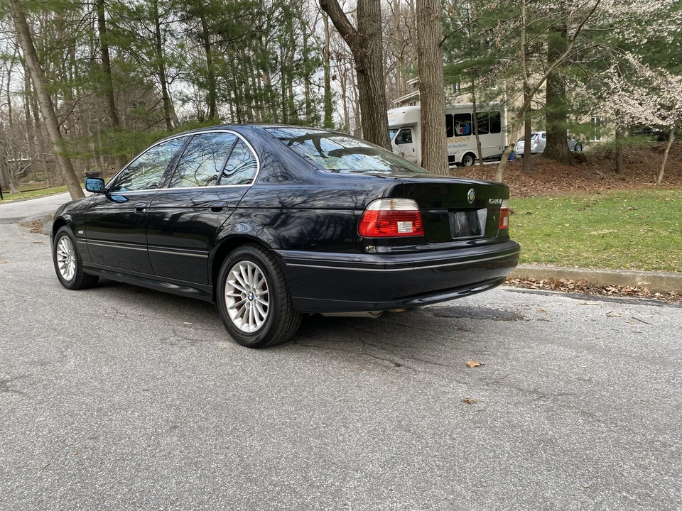 2002 BMW E39 540i - Image 11 of 31