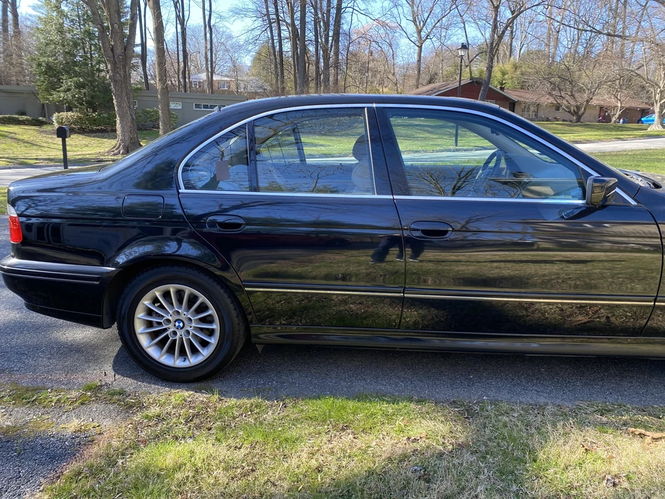 2002 BMW E39 540i - Image 28 of 31