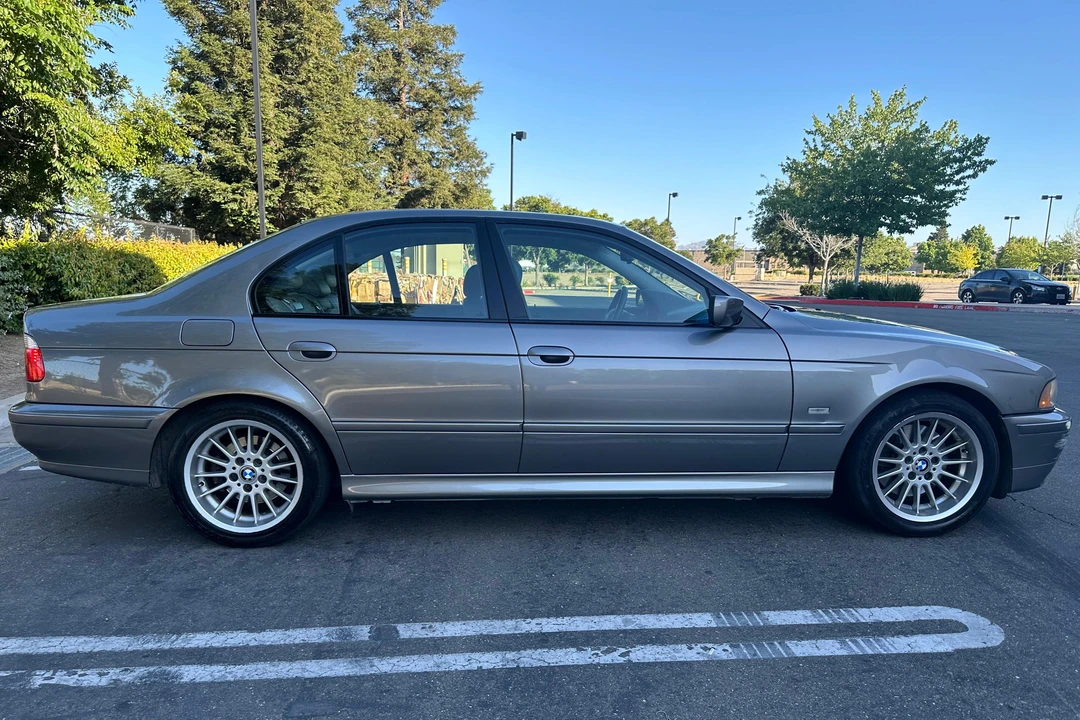 2002 BMW E39 540i - Image 3 of 31