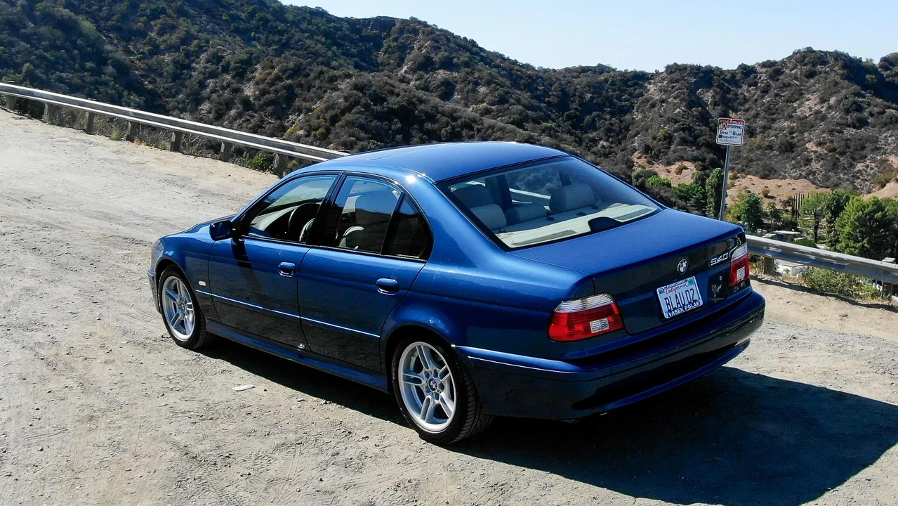 2002 BMW E39 540i - Image 18 of 31