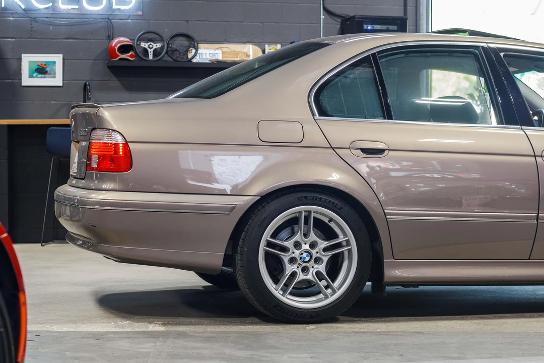 2002 BMW E39 540i - Image 18 of 31