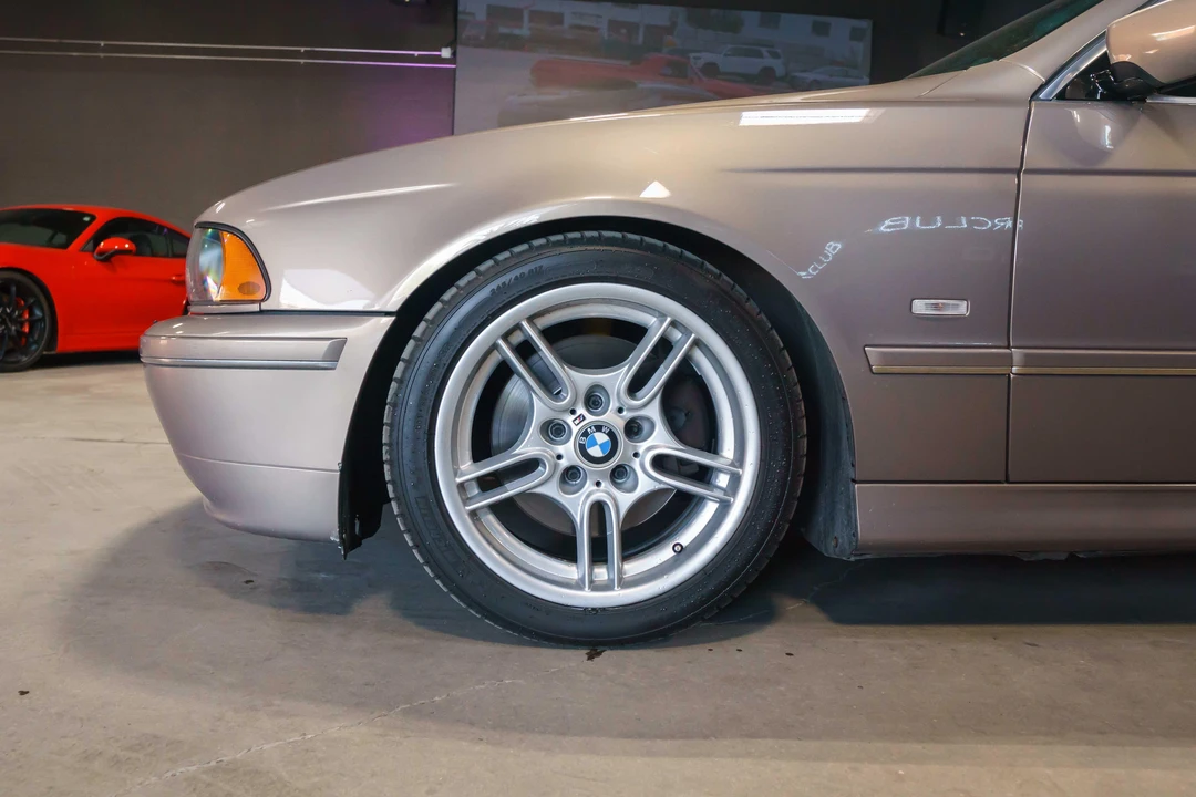 2002 BMW E39 540i - Image 30 of 31