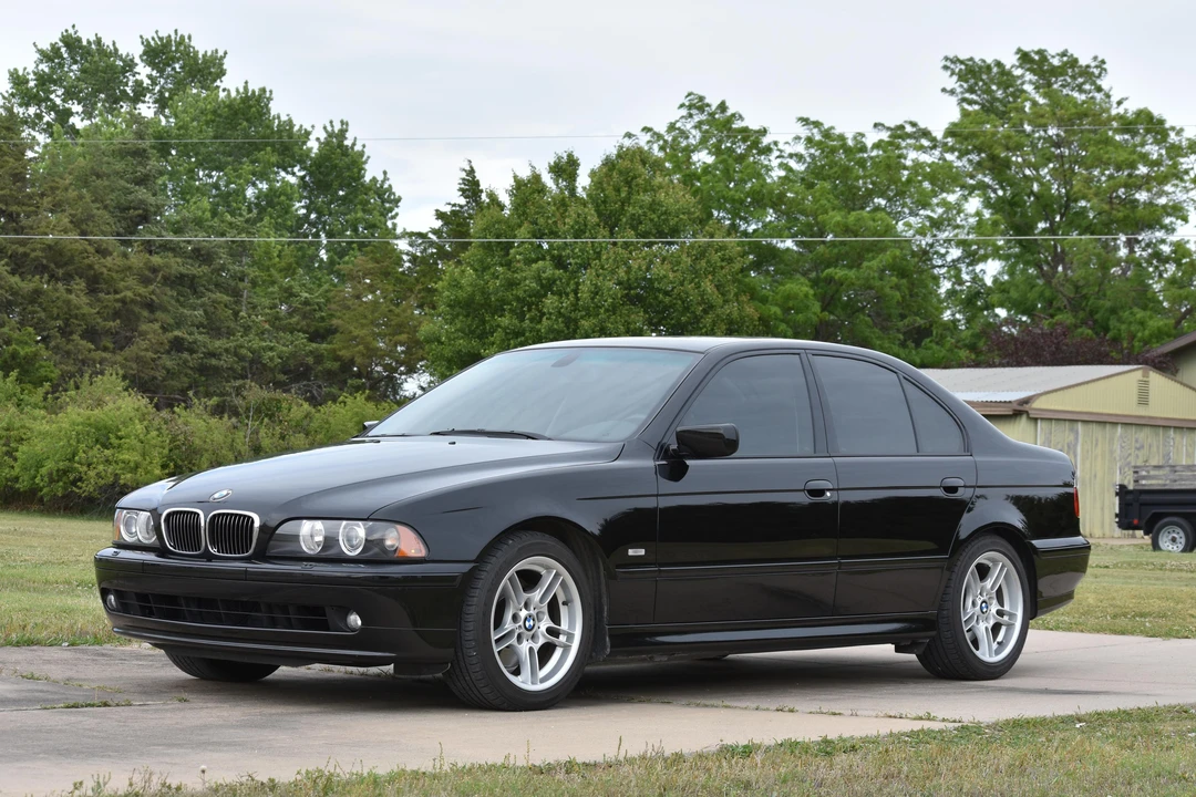 2002 BMW E39 540i - Image 14 of 31