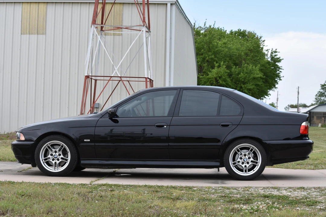 2002 BMW E39 540i - Image 16 of 31