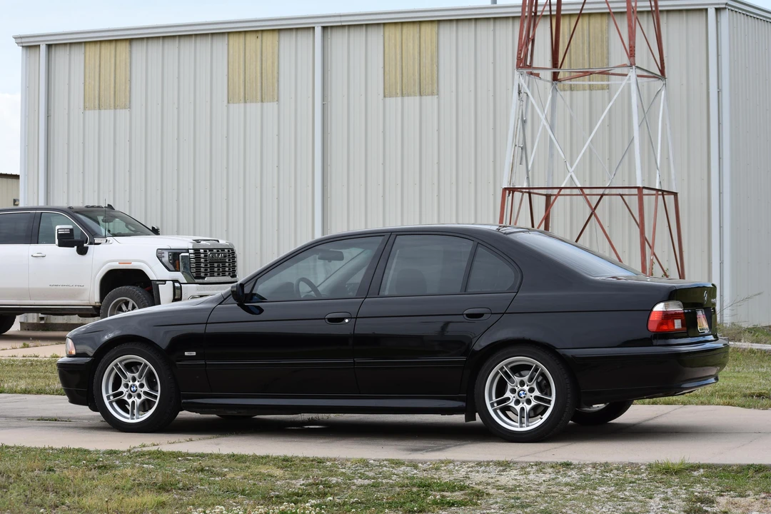 2002 BMW E39 540i - Image 17 of 31