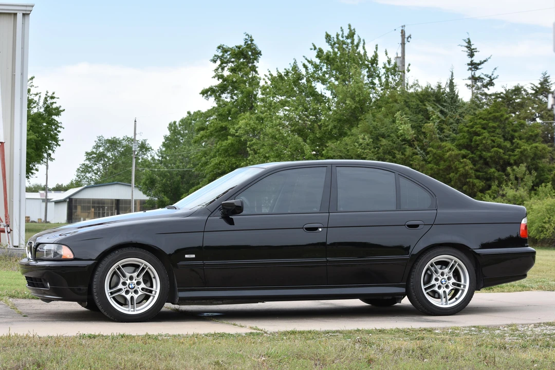 2002 BMW E39 540i - Image 15 of 31
