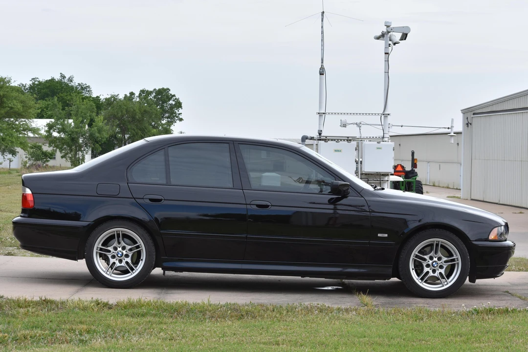 2002 BMW E39 540i - Image 3 of 31