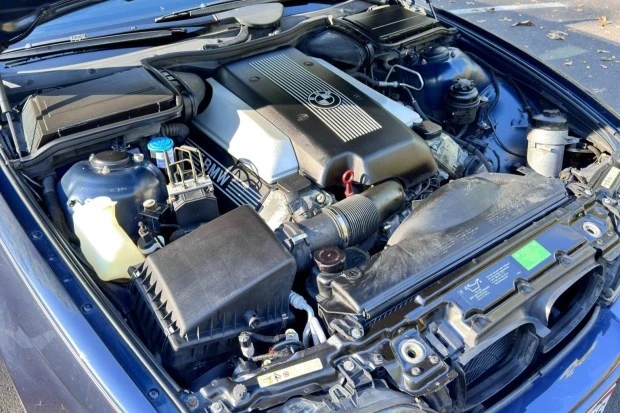 2002 BMW E39 540i - Image 6 of 7