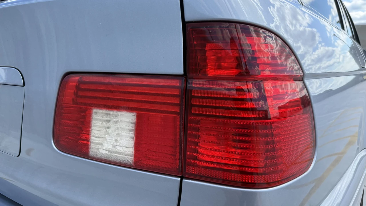 2002 BMW E39 540i - Image 26 of 31