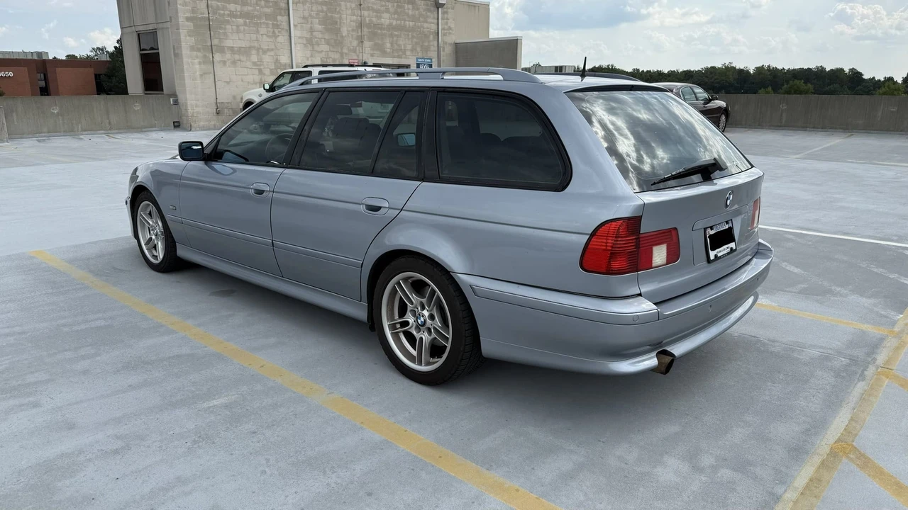 2002 BMW E39 540i - Image 9 of 31