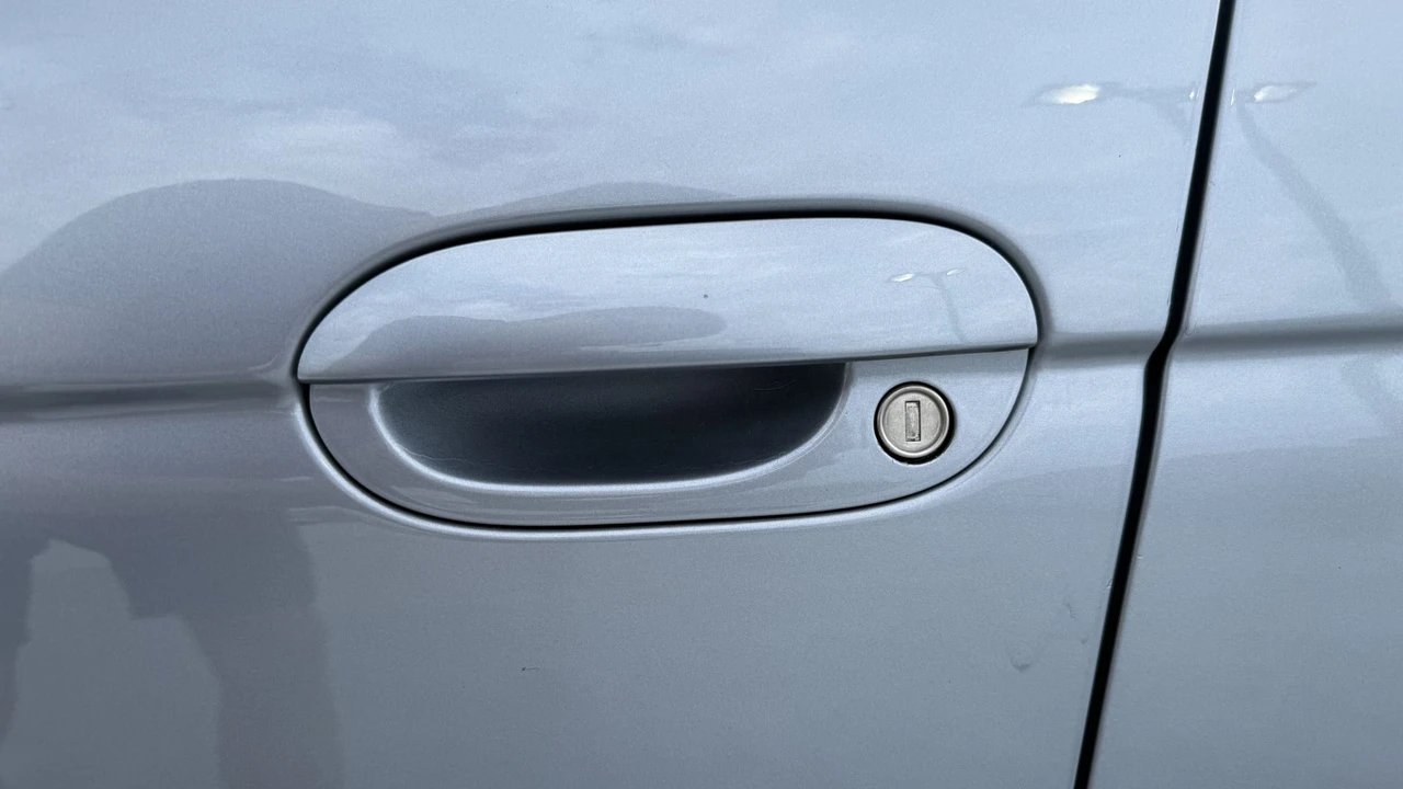 2002 BMW E39 540i - Image 21 of 31