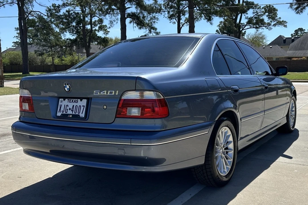 2002 BMW E39 540i - Image 2 of 9