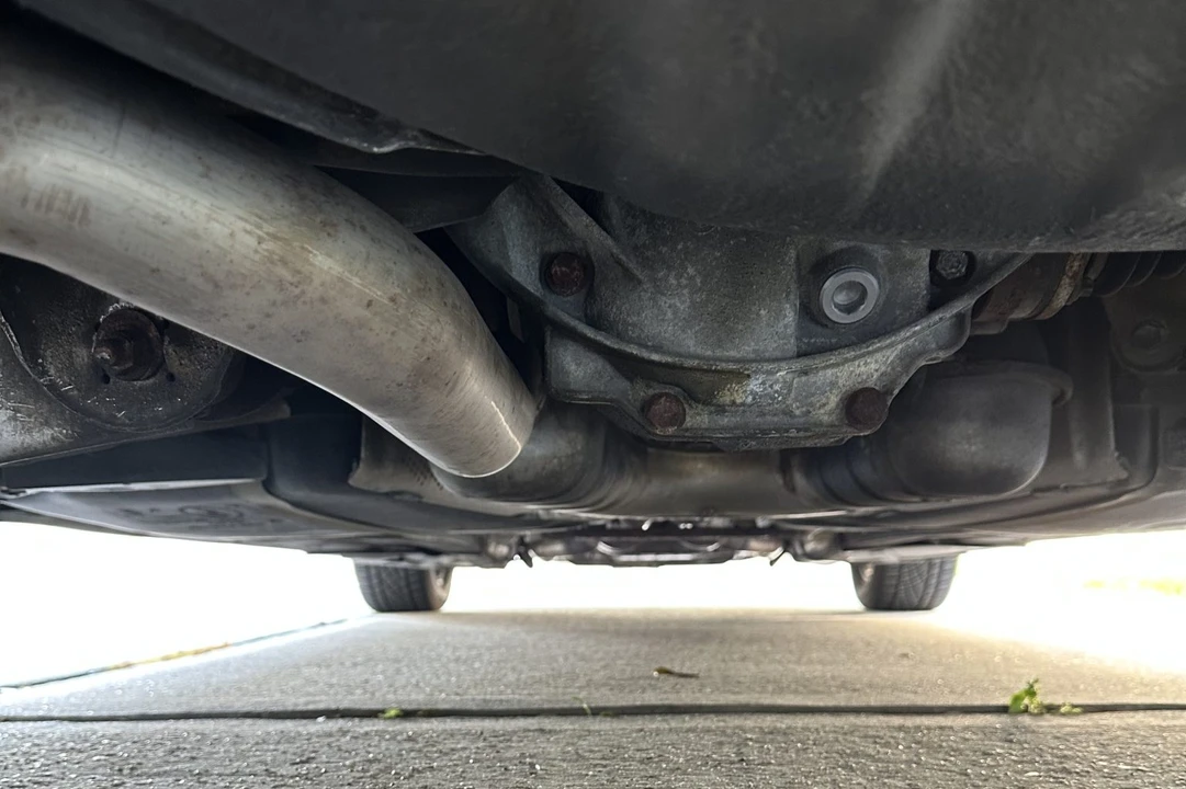 2002 BMW E39 540i - Image 8 of 9