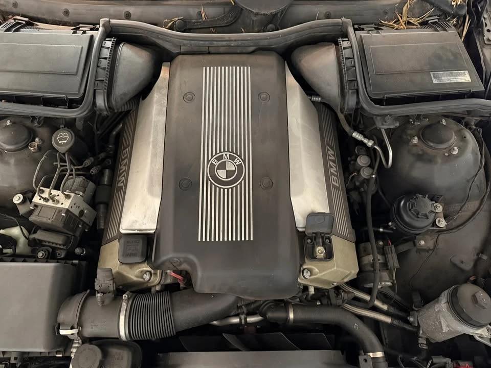2002 BMW E39 540i - Image 10 of 10