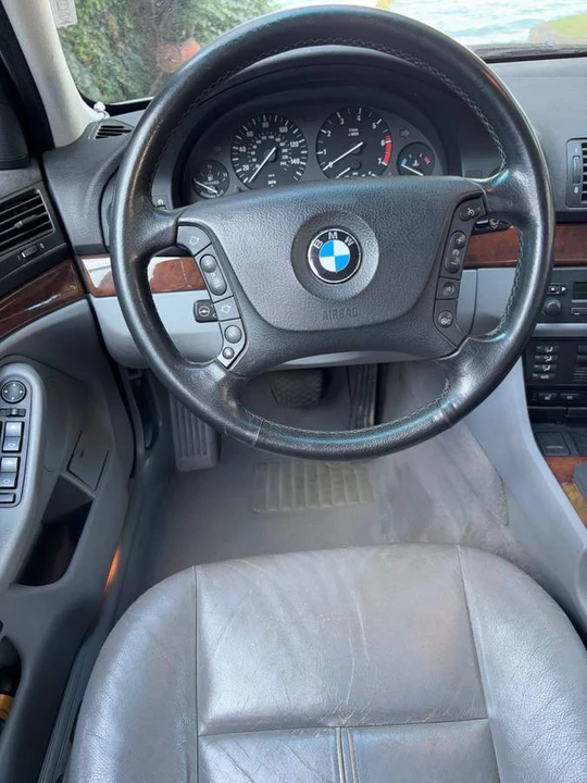 2002 BMW E39 540i - Image 9 of 22
