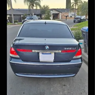 2002 BMW 7 Series 745i Sedan 4D