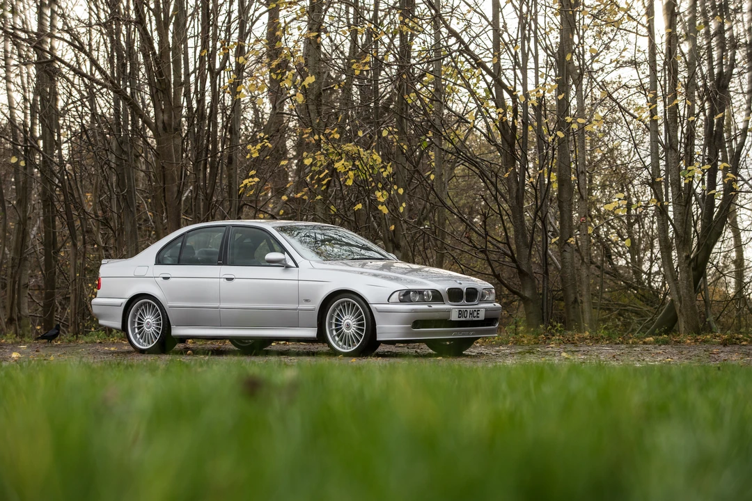 2002 BMW Alpina B10 - Image 8 of 31