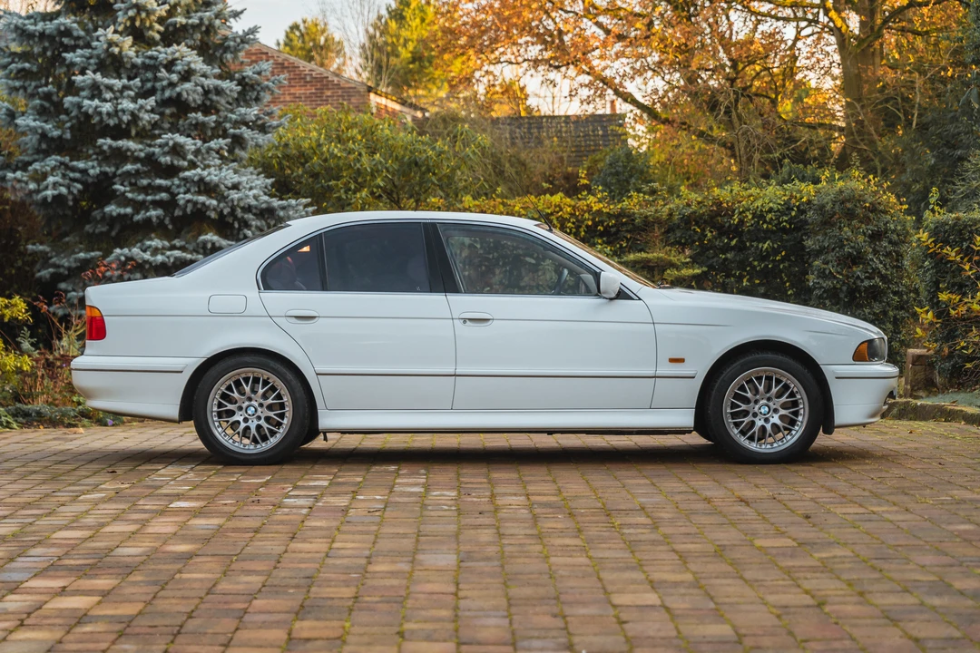 2002 BMW E39 540i - Image 5 of 31