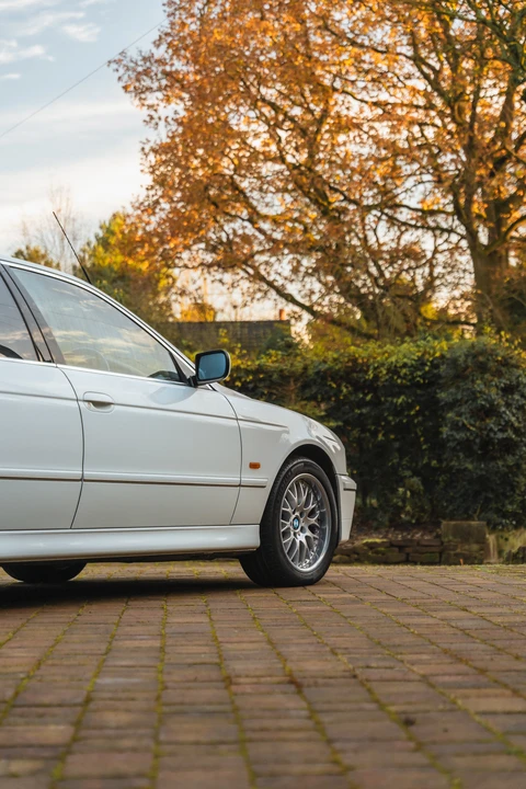 2002 BMW E39 540i - Image 27 of 31