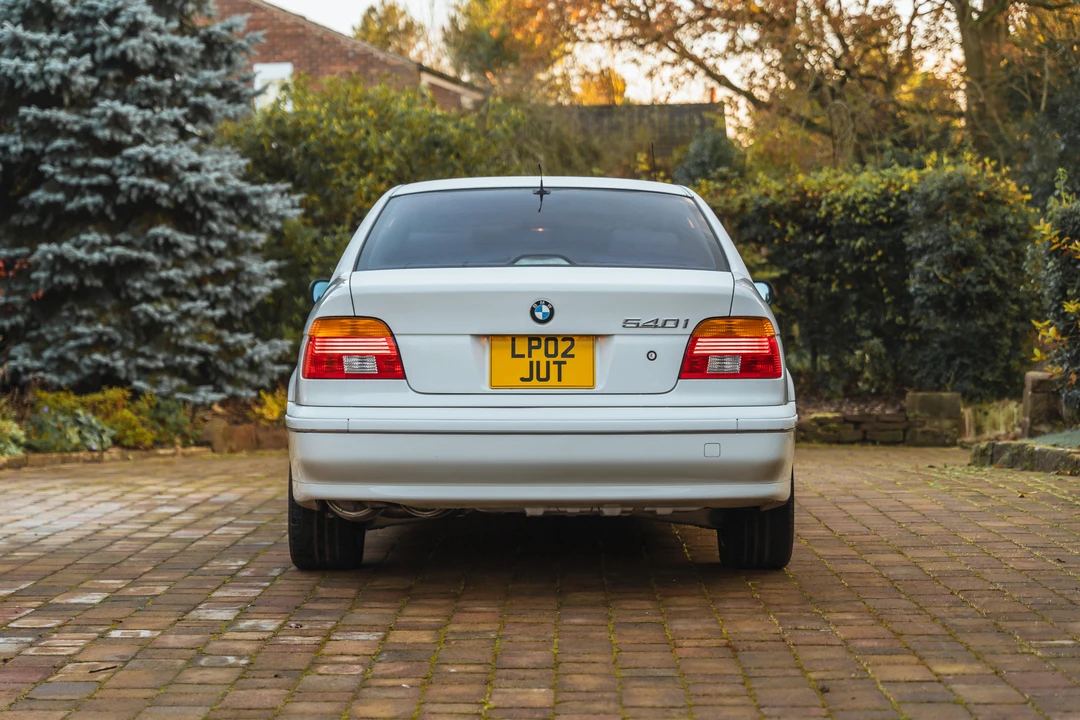 2002 BMW E39 540i - Image 7 of 31