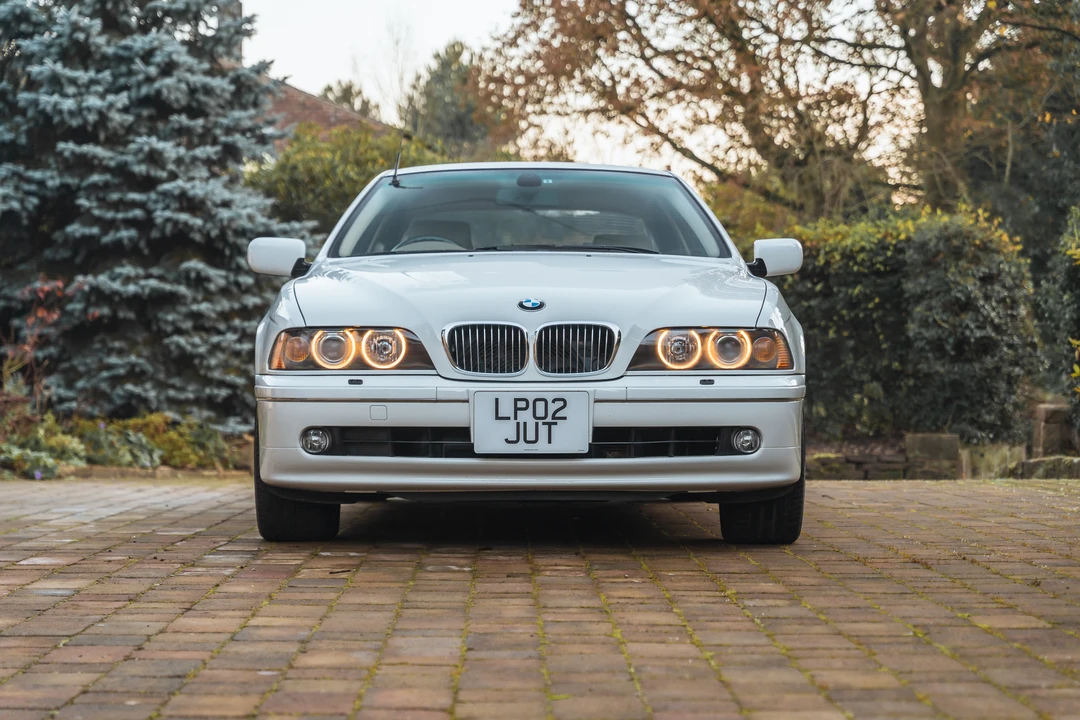 2002 BMW E39 540i - Image 11 of 31