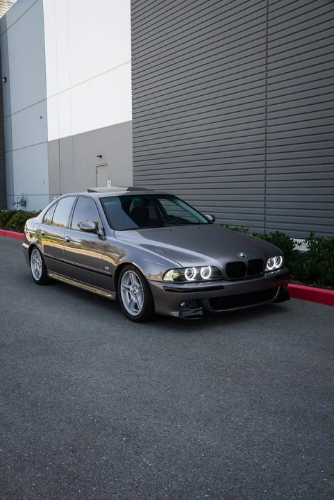 2002 BMW E39 540i - Image 2 of 10