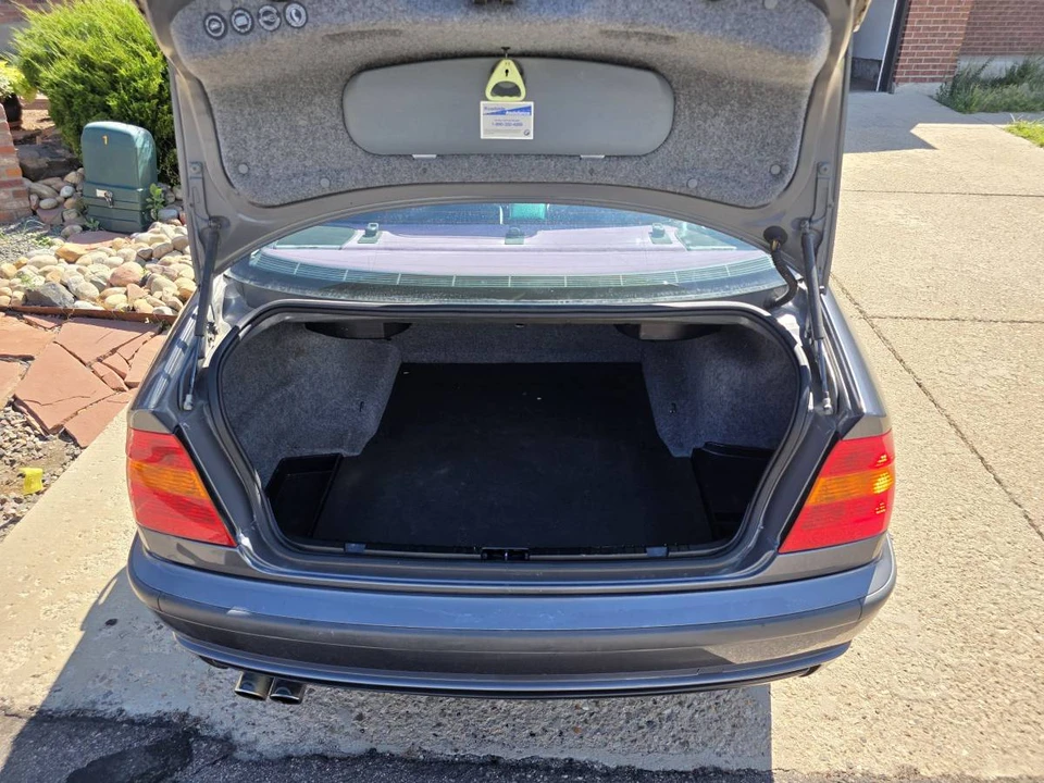 2002 BMW E46 330i & 330Ci - Image 15 of 21