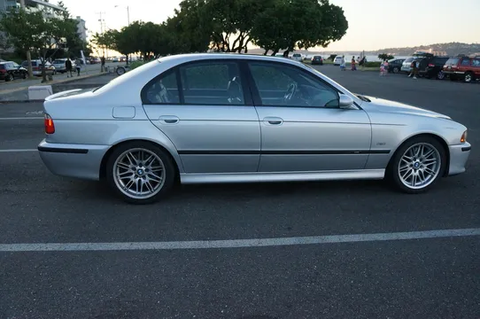 2002 BMW M5