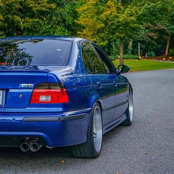 2002 BMW M5