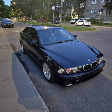 2002 BMW M5