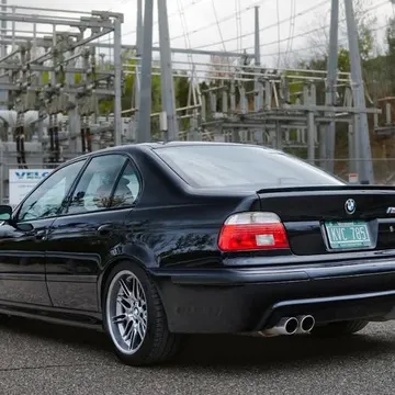 2002 BMW M5