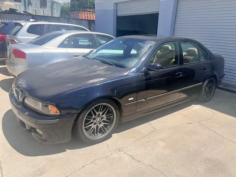 2002 BMW M5