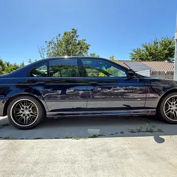 2002 BMW M5