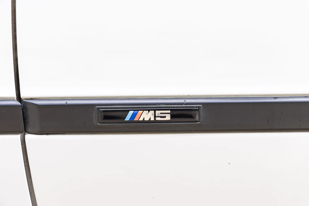 2002 BMW E39 M5 - Image 28 of 31