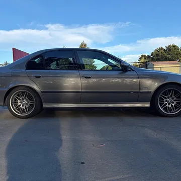 2002 BMW M5